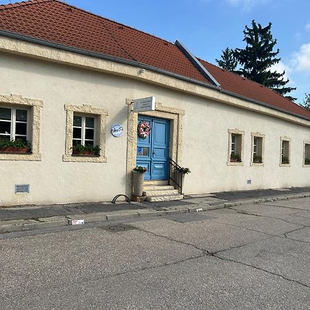 Monpe Apartmanik S Atmosferou Komárno Exteriör bild