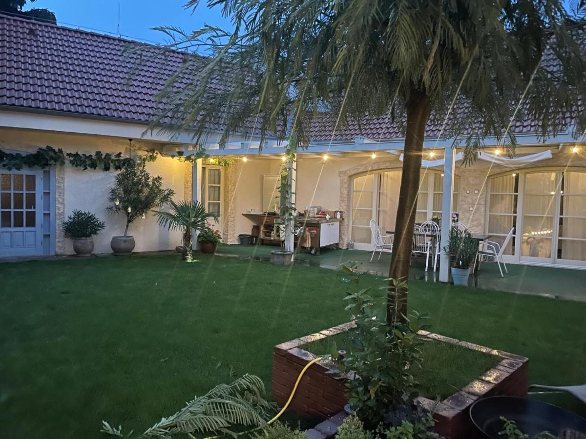 Monpe Apartmanik S Atmosferou Komárno Exteriör bild